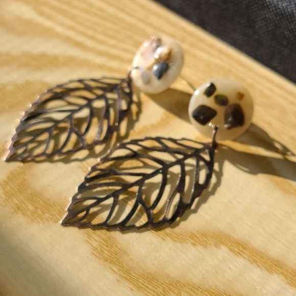 Boho Metal Feather Earrings - Picture 2 of 9